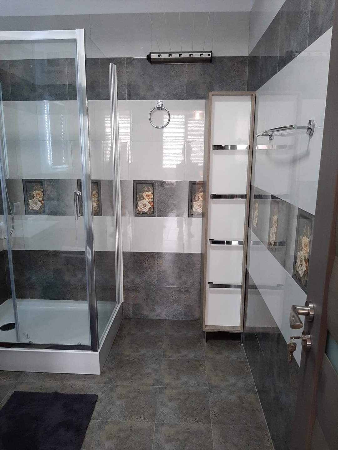 Exterior Est – garsonieră cu centrală proprie, renovată - foto 6