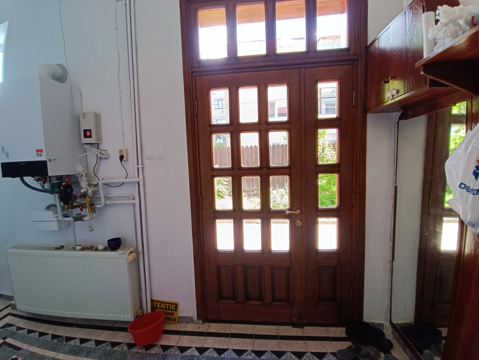 CENTRU SALA SPORTURILOR(COD03)- Casa interbelica si curte generoasa ! - foto 18
