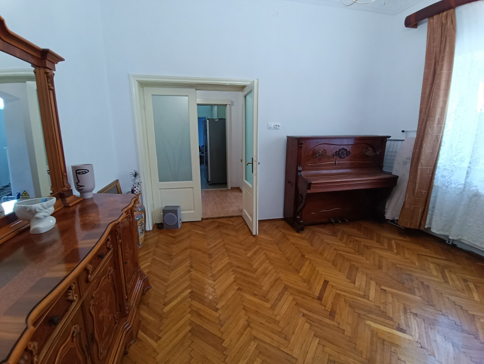 CENTRU SALA SPORTURILOR(COD03)- Casa interbelica si curte generoasa ! - foto 20