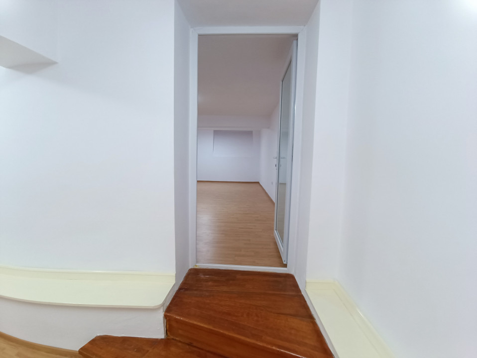 CENTRU SALA SPORTURILOR(COD03)- Casa interbelica si curte generoasa ! - foto 21
