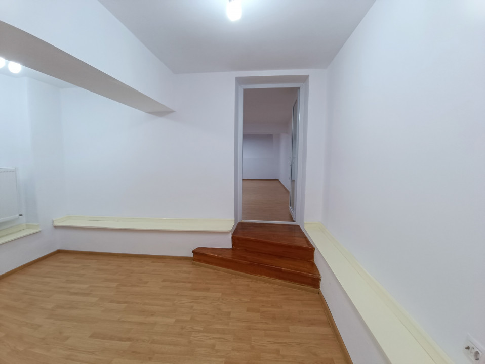 CENTRU SALA SPORTURILOR(COD03)- Casa interbelica si curte generoasa ! - foto 22