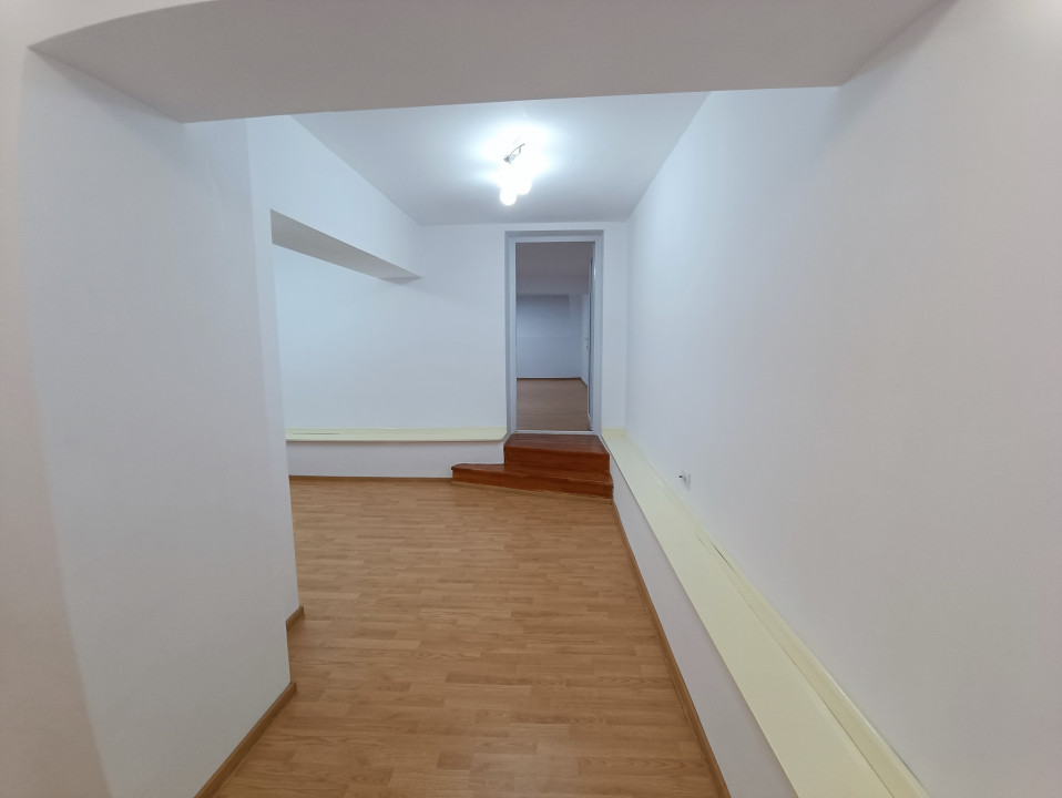 CENTRU SALA SPORTURILOR(COD03)- Casa interbelica si curte generoasa ! - foto 23