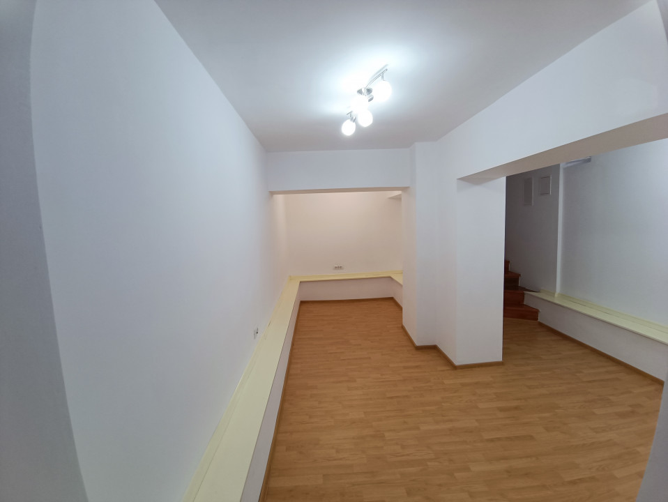CENTRU SALA SPORTURILOR(COD03)- Casa interbelica si curte generoasa ! - foto 24