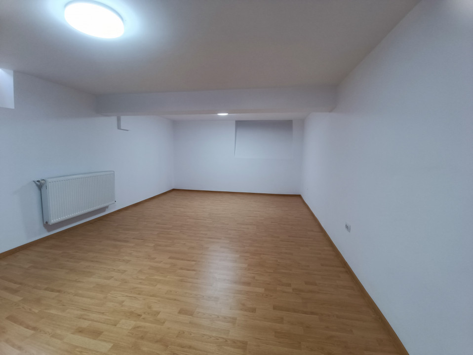 CENTRU SALA SPORTURILOR(COD03)- Casa interbelica si curte generoasa ! - foto 25