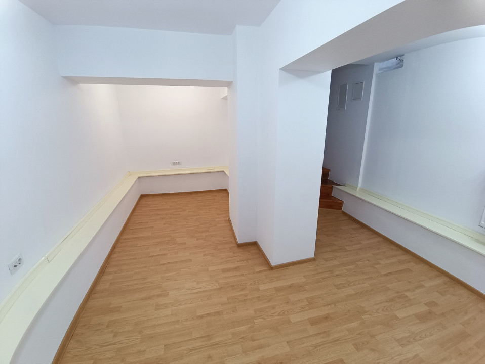CENTRU SALA SPORTURILOR(COD03)- Casa interbelica si curte generoasa ! - foto 27