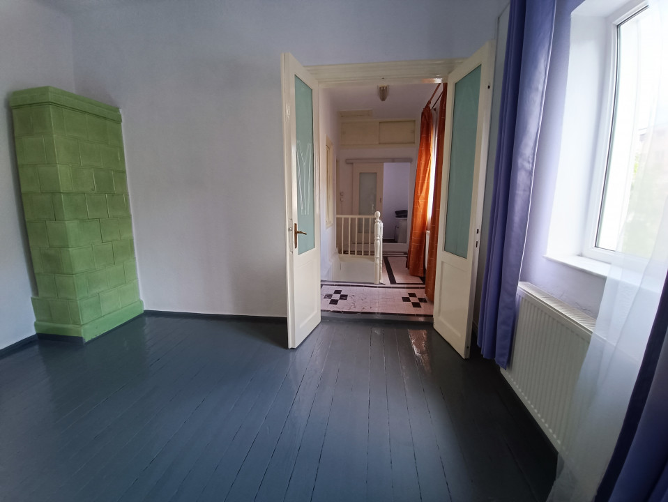 CENTRU SALA SPORTURILOR(COD03)- Casa interbelica si curte generoasa ! - foto 41