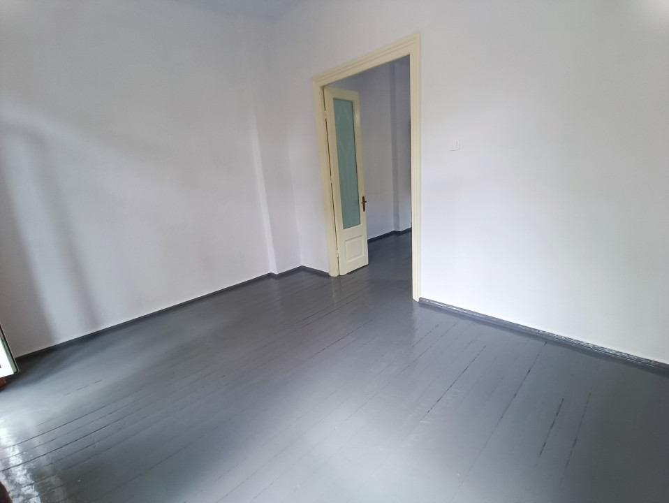 CENTRU SALA SPORTURILOR(COD03)- Casa interbelica si curte generoasa ! - foto 44