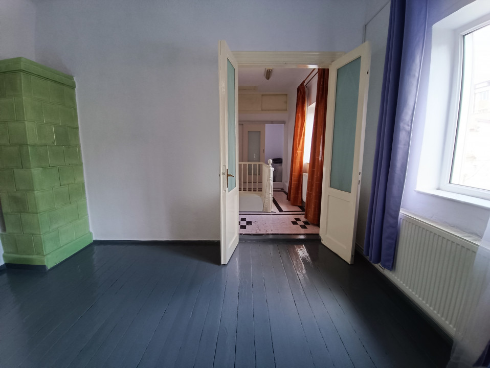 CENTRU SALA SPORTURILOR(COD03)- Casa interbelica si curte generoasa ! - foto 45