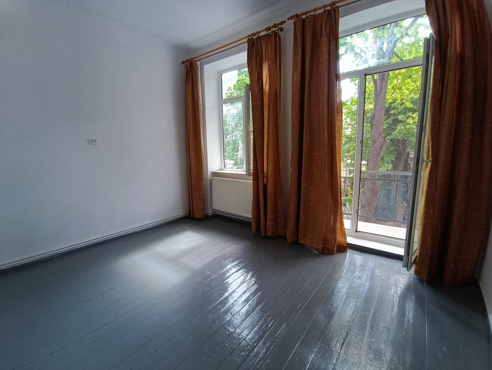 CENTRU SALA SPORTURILOR(COD03)- Casa interbelica si curte generoasa ! - foto 48