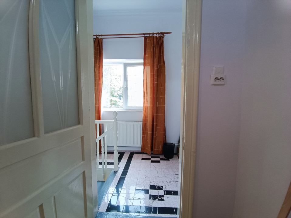 CENTRU SALA SPORTURILOR(COD03)- Casa interbelica si curte generoasa ! - foto 58