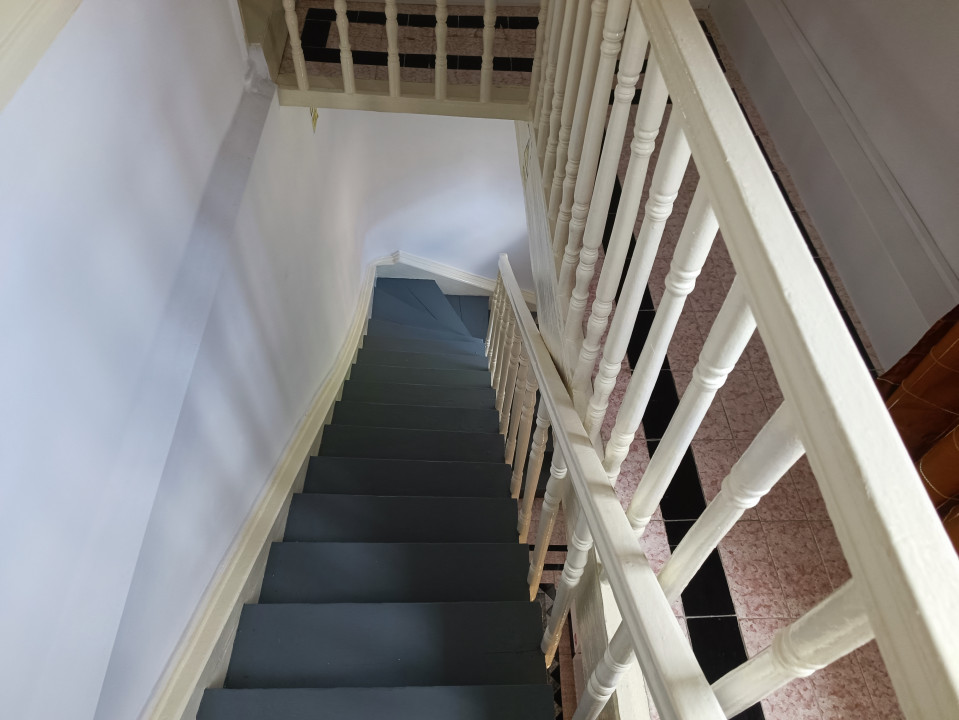 CENTRU SALA SPORTURILOR(COD03)- Casa interbelica si curte generoasa ! - foto 9