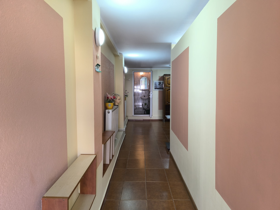 TOMIS 2 EMAG -Spatiu comercial mic si cochet ! - foto 3