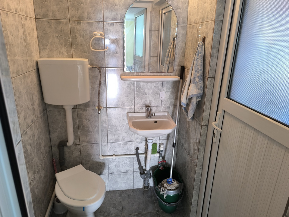 TOMIS 2 EMAG -Spatiu comercial mic si cochet ! - foto 6