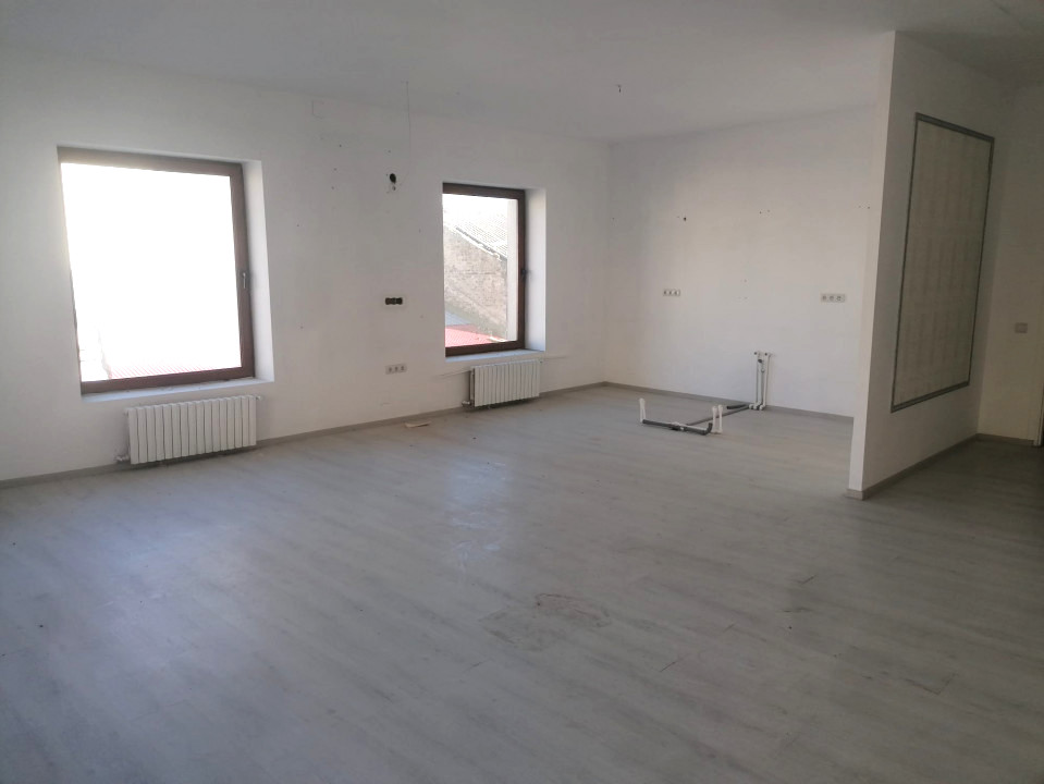CENTRU (COD10( - Cladire comerciala de vanzare sau inchiriere - foto 6