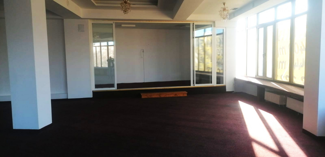 Inchiriere spatiu comercial de 400 mp - foto 12