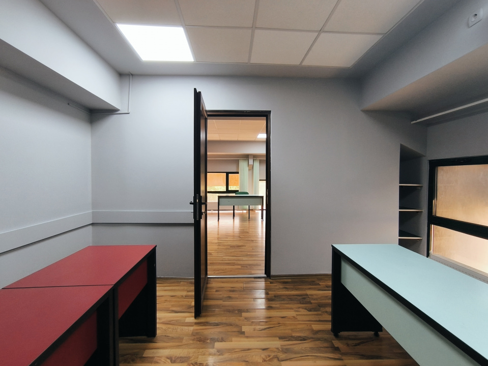 BALADA NEJ CASA DE CULTURA -Etaj in cladire de birouri si parcare! - foto 36
