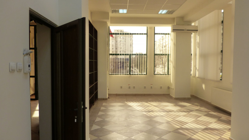 BALADA NEJ CASA DE CULTURA -Etaj in cladire de birouri si parcare! - foto 50