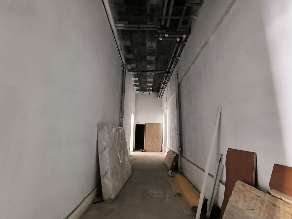 POLICLINICA CU PLATA(cod03) - Spatiu comercial luminos si inalt ! - foto 11