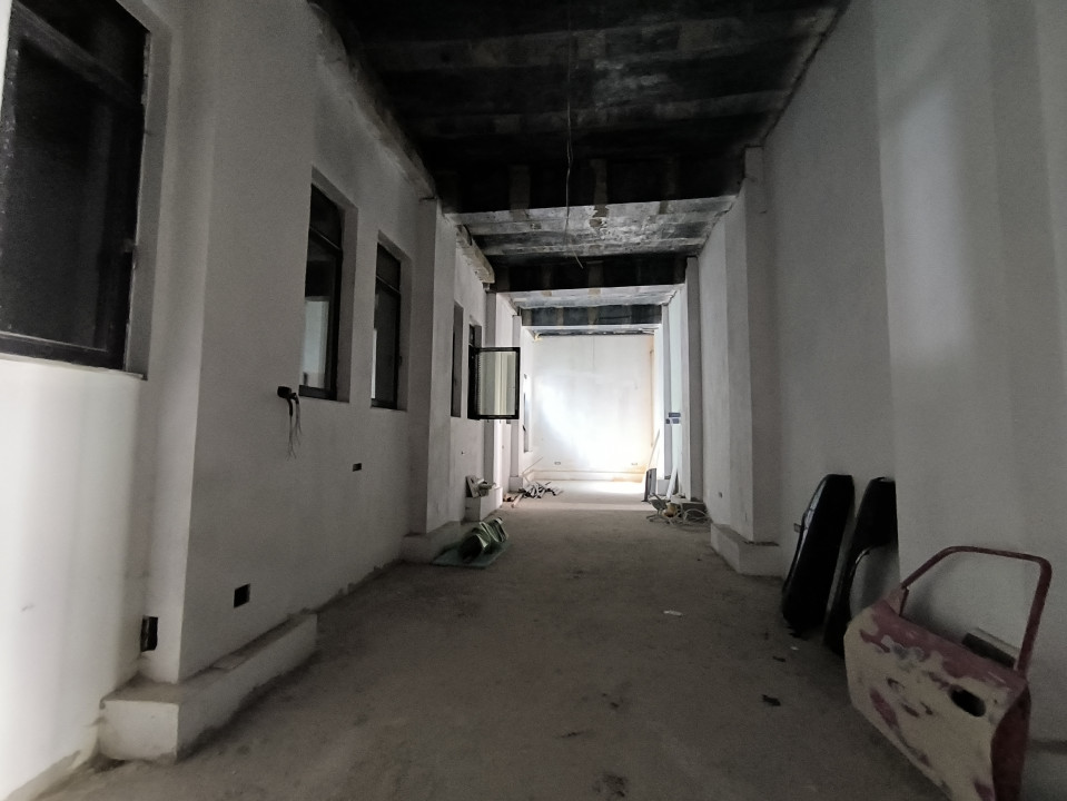 POLICLINICA CU PLATA(cod03) - Spatiu comercial luminos si inalt ! - foto 15