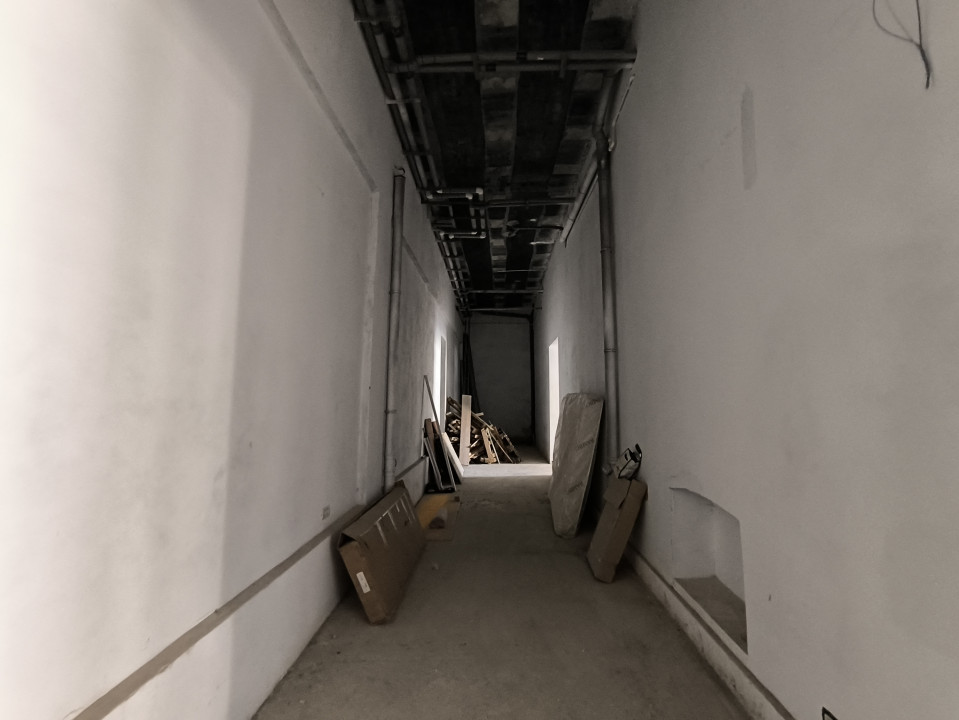 POLICLINICA CU PLATA(cod03) - Spatiu comercial luminos si inalt ! - foto 9