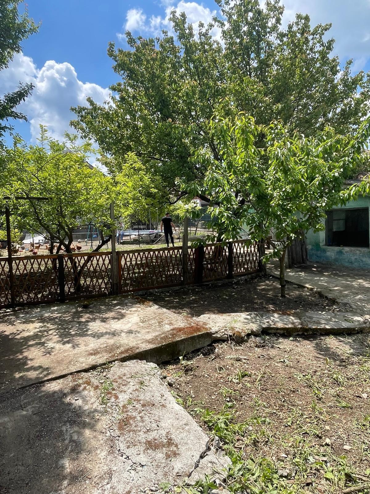VALU LUI TRAIAN - Teren 677 mp cu o casa batraneasca - foto 4