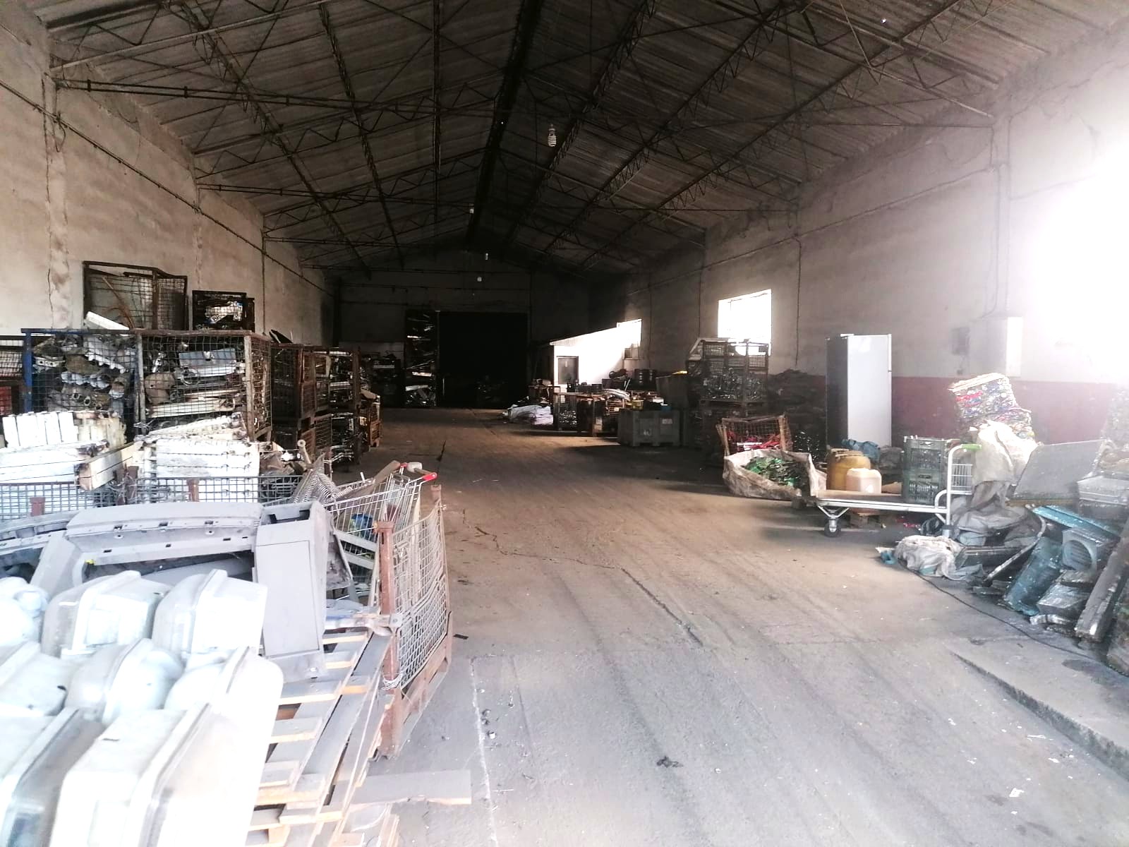 ZONA INDUSTRIALA (COD10) - Hala de inchiriat cu teren de 1700mp - foto 2