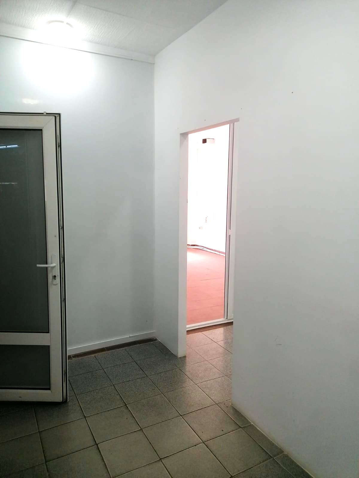GARA (COD10) - Spatiu comercial de inchiriat - foto 2