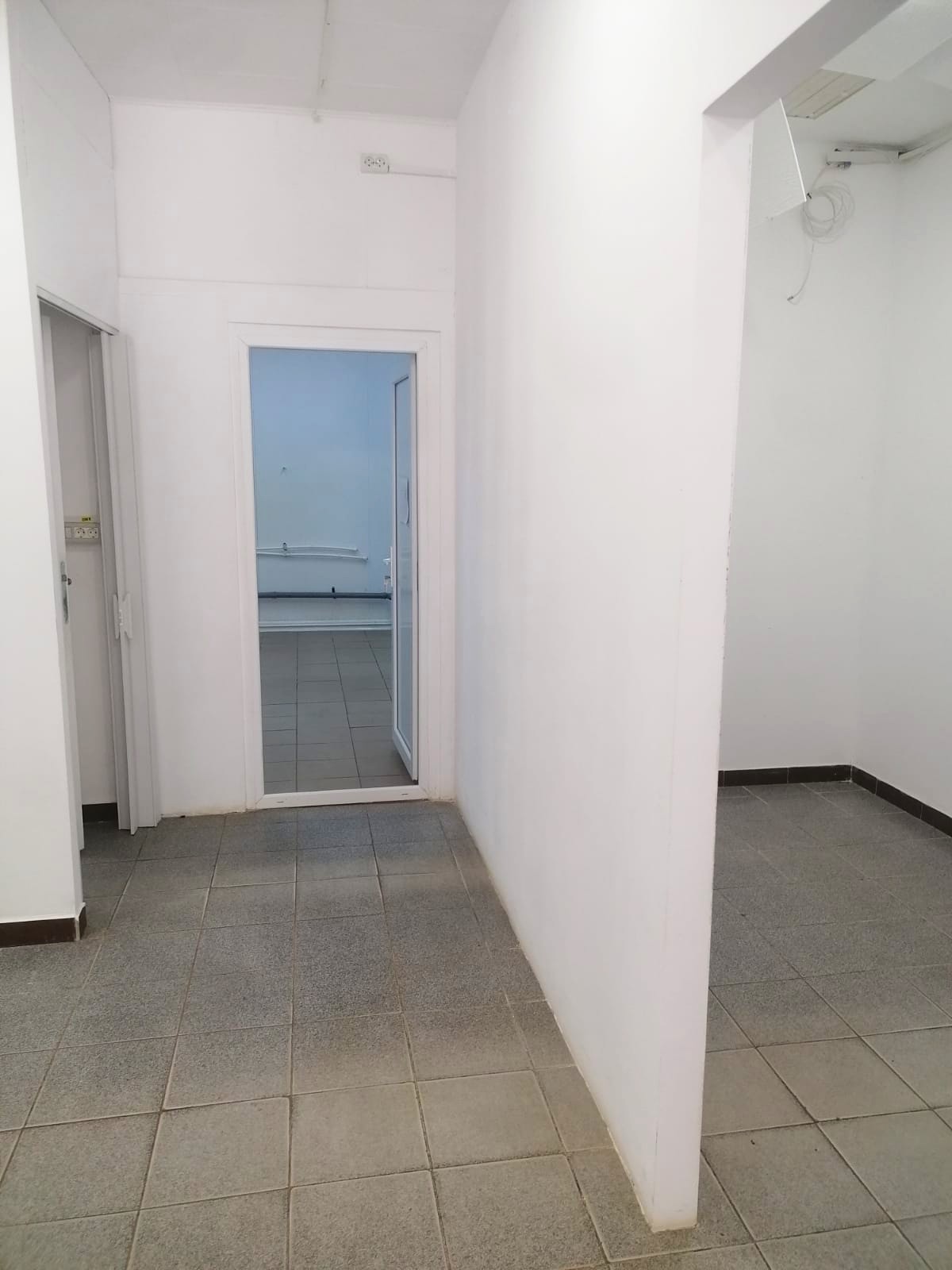 GARA (COD10) - Spatiu comercial de inchiriat - foto 5