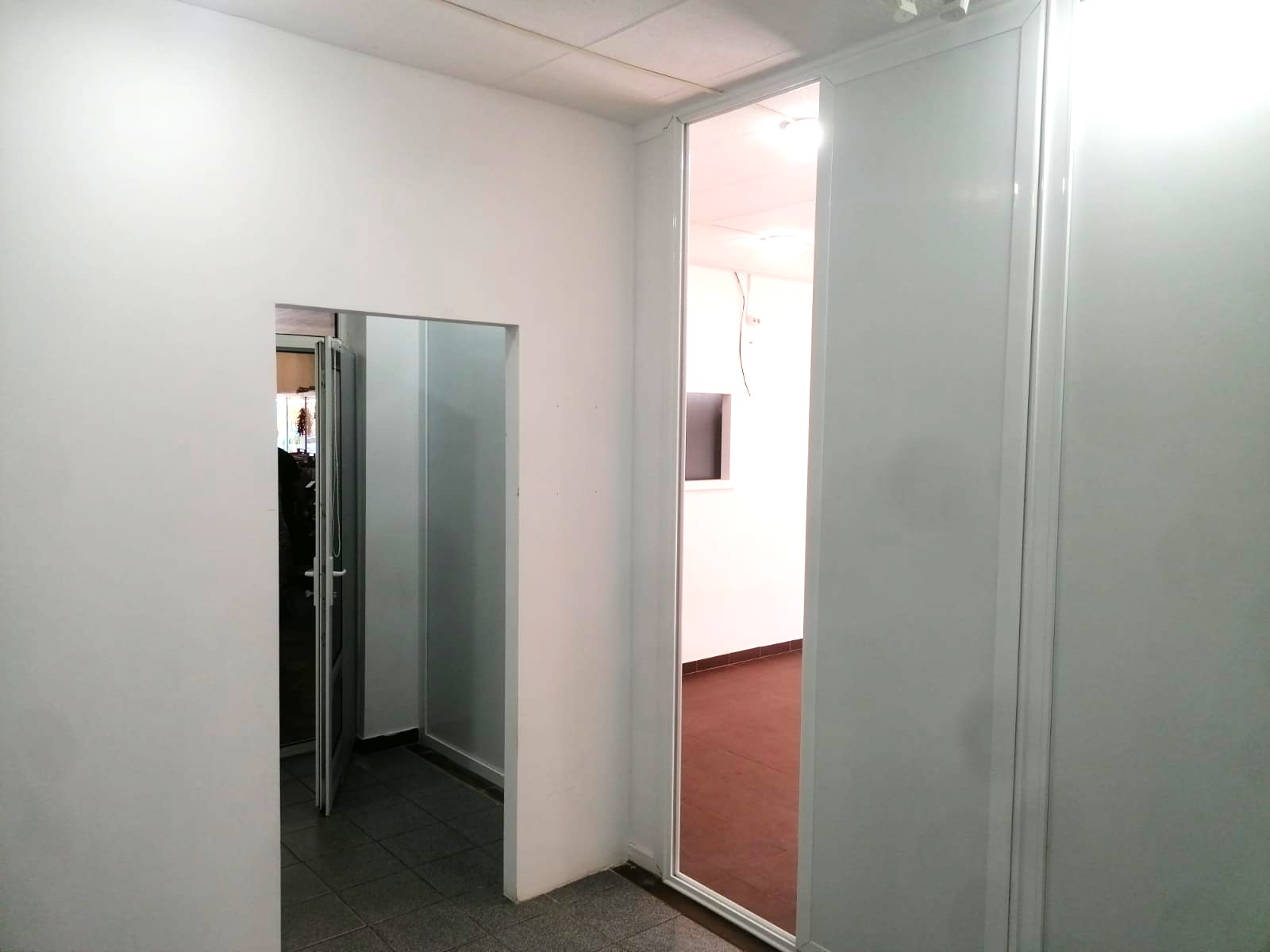 GARA (COD10) - Spatiu comercial de inchiriat - foto 7