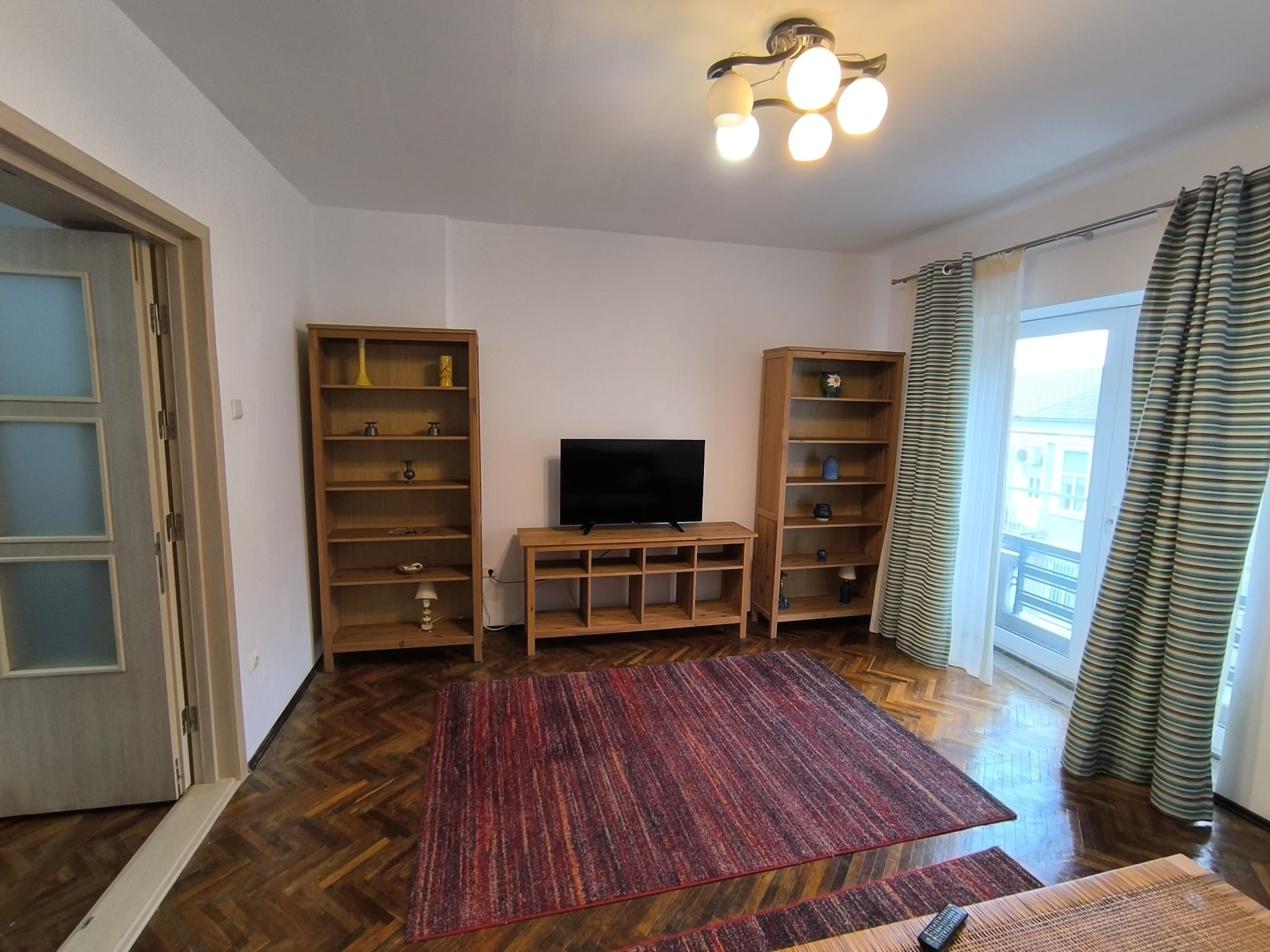 CENTRU PLAJA MODERN- Apartament modern in vila interbelica ! - foto 2