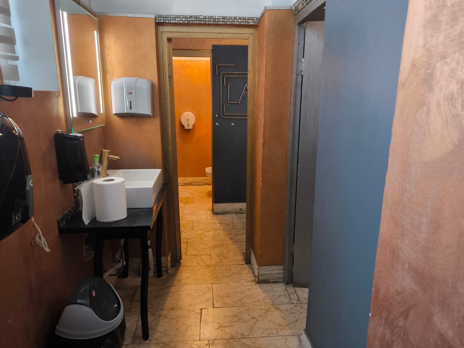 MANGALIA (Cod01) Pret Redus, spatiu comercial ultracentral! - foto 13