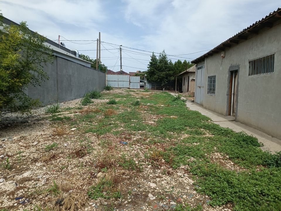 Palazu Mare(cod04)-Casa demolabila -depozit + teren 990 mp - foto 2