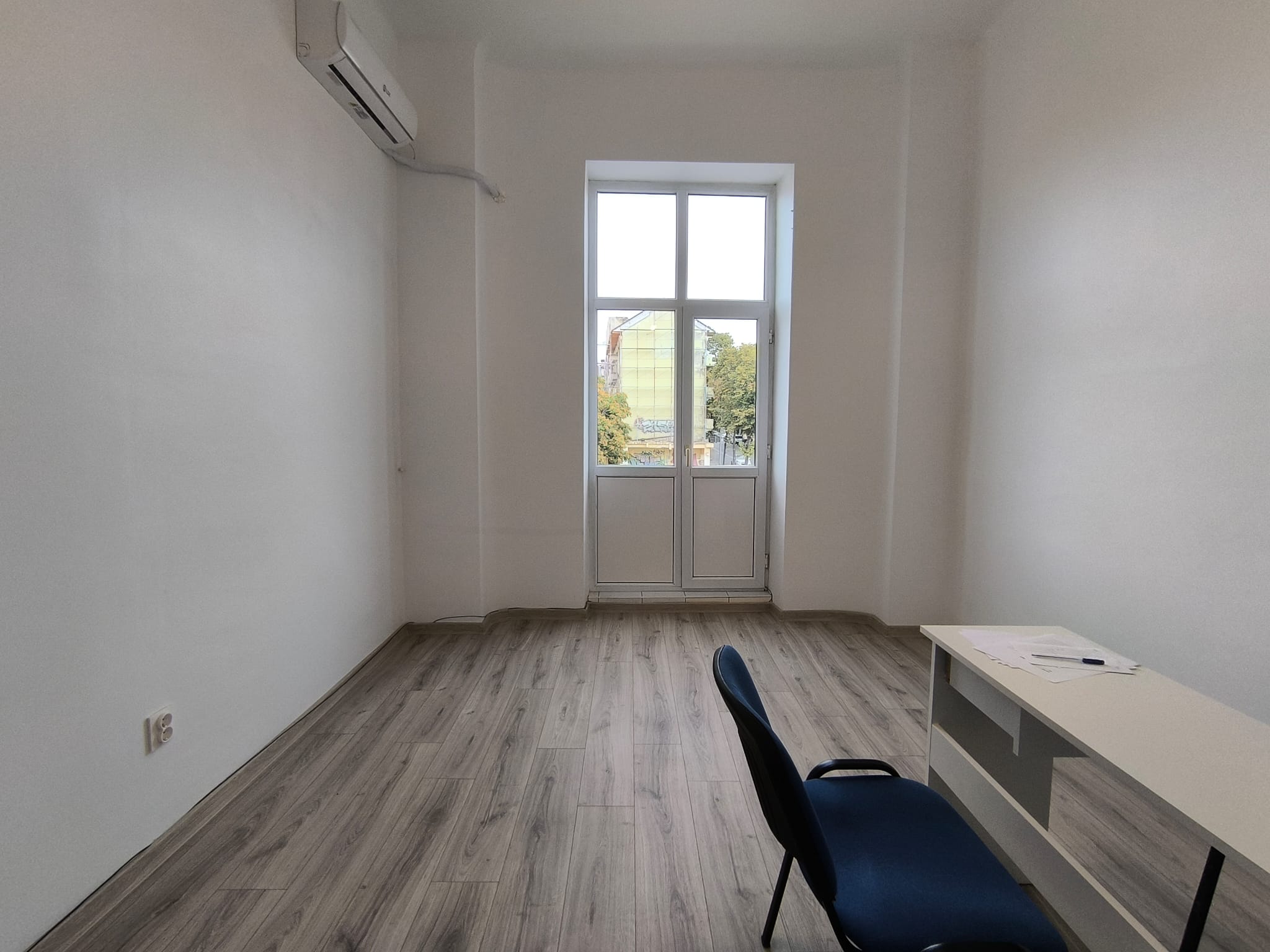 CENTRU HOTEL GRAND- Cladire de birouri emblematica ! - foto 10