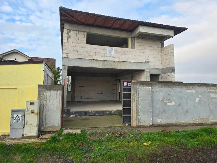 VALU LUI TRAIAN-Casa la rosu + acoperis complet - foto 4