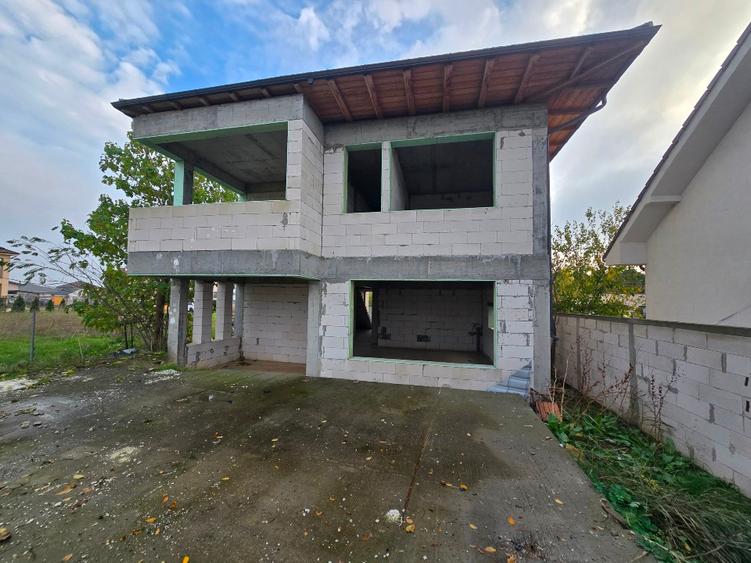 VALU LUI TRAIAN-Casa la rosu + acoperis complet - foto 8