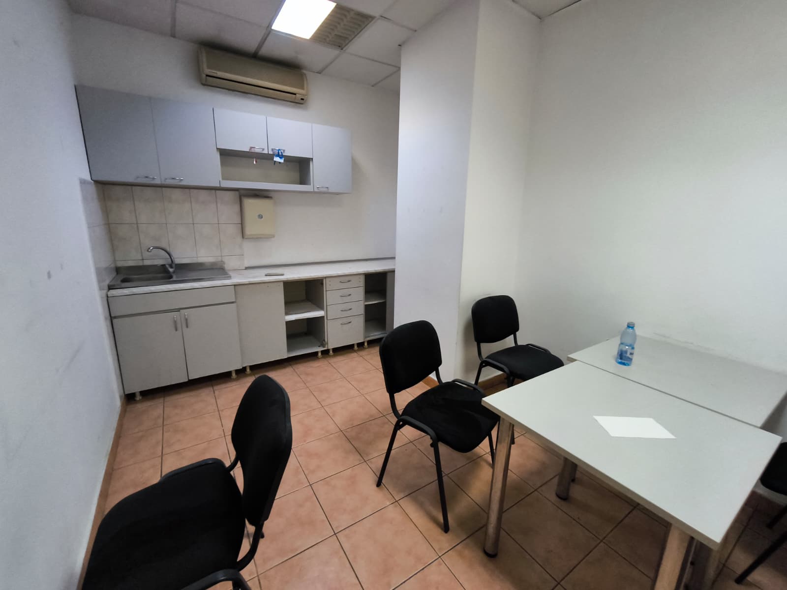 CENTRU - Bdul Tomis spatiu comercial cu vitrina stradala! - foto 12