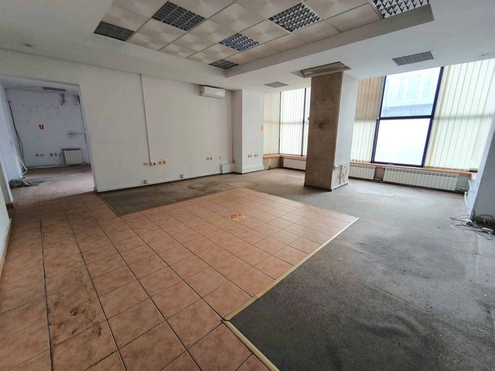 CENTRU - Bdul Tomis spatiu comercial cu vitrina stradala! - foto 3