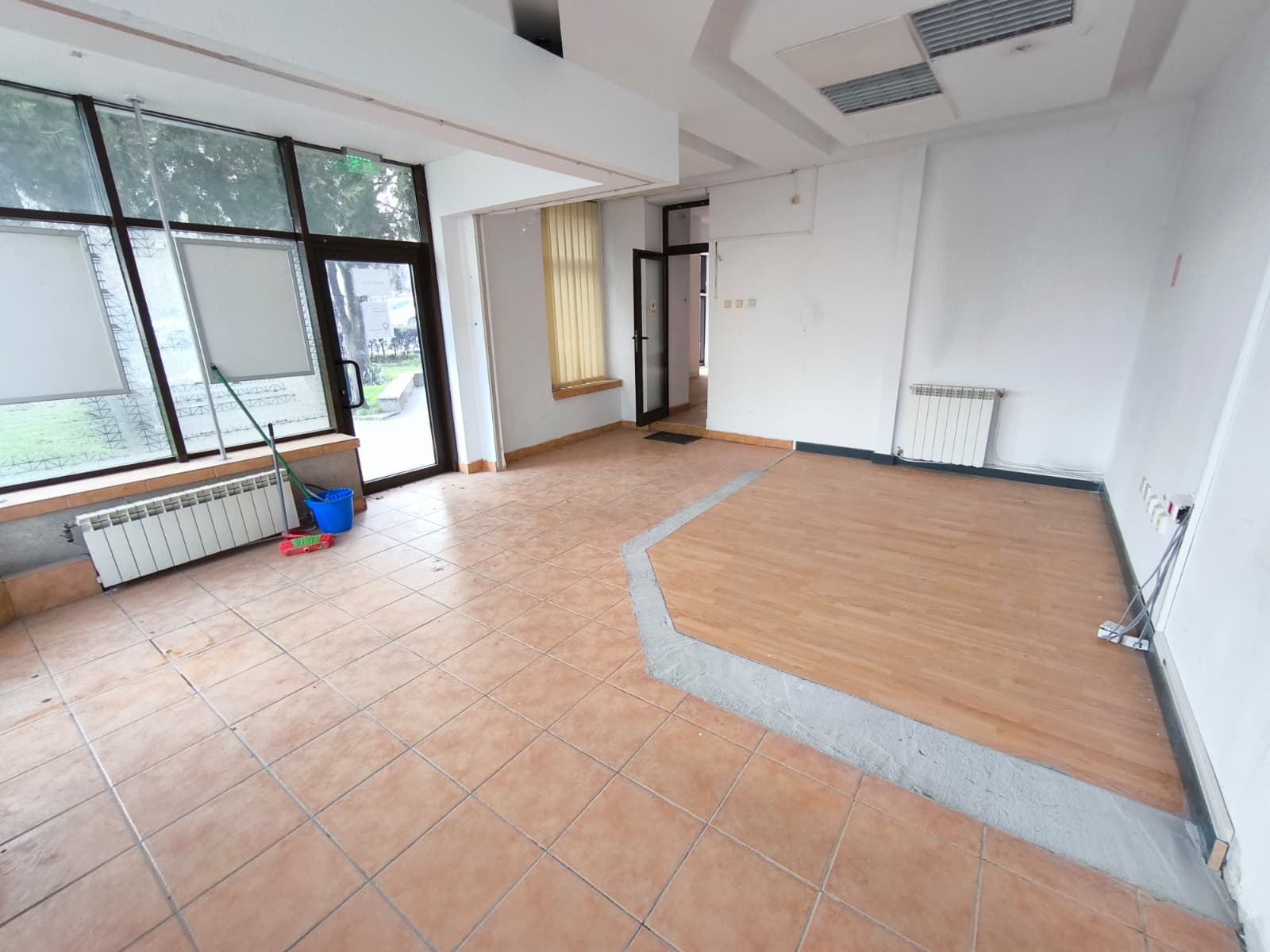 CENTRU - Bdul Tomis spatiu comercial cu vitrina stradala! - foto 8