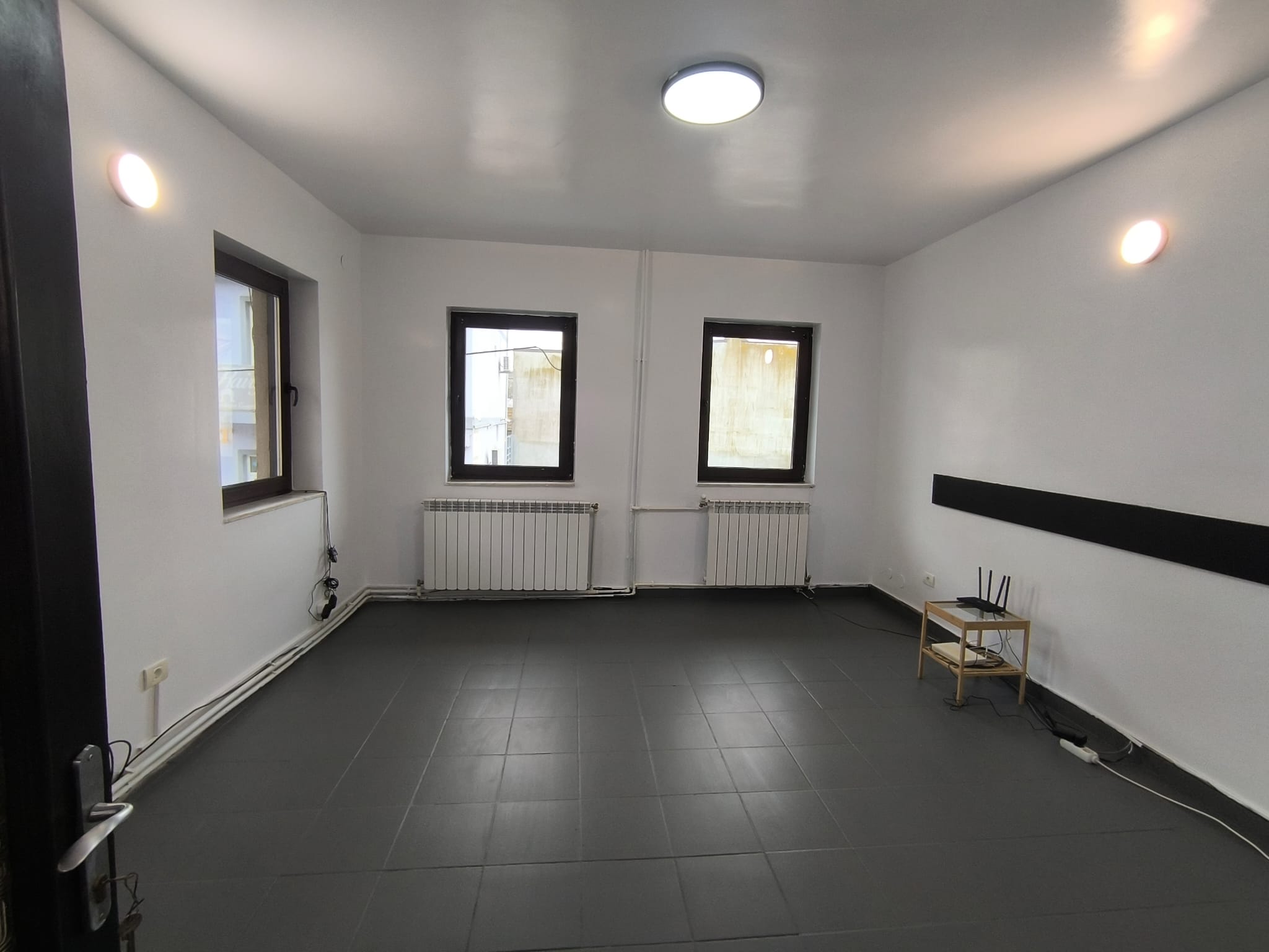 CENTRU PIATA UNIRII(cod03) - Birouri luminoase cu terasa !