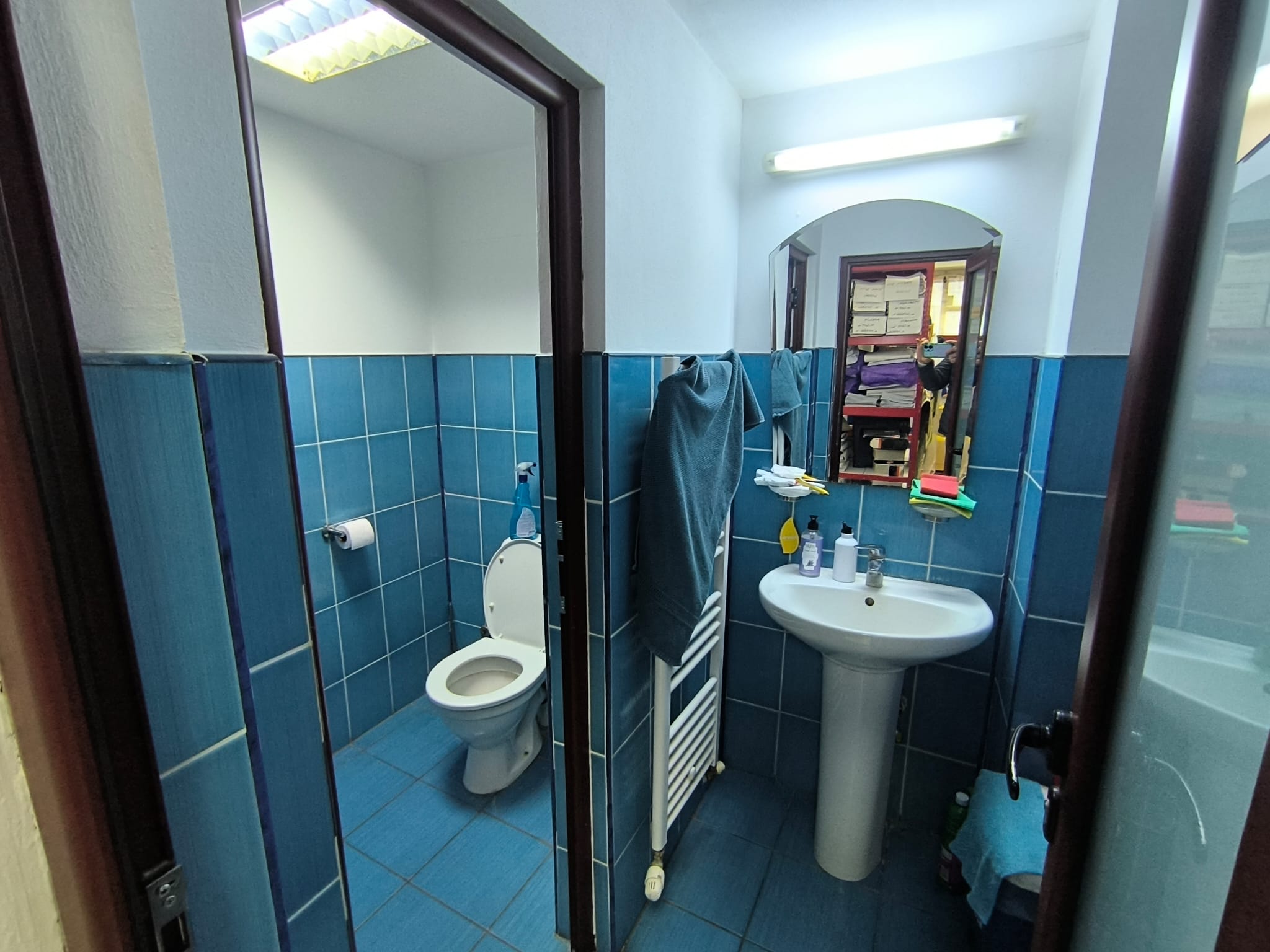 CENTRU ATELIERELOR -Spatiu comercial cu suprafata vitrata mare - foto 9