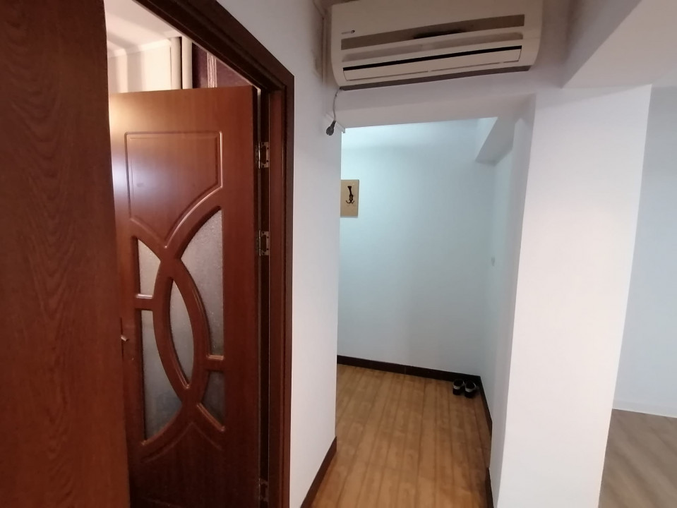 CENTRU - Birou pe Bdul Mamaia-Capitol - foto 10