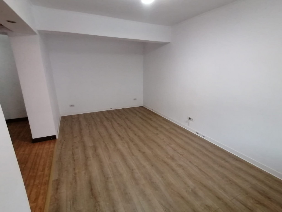 CENTRU - Birou pe Bdul Mamaia-Capitol - foto 3