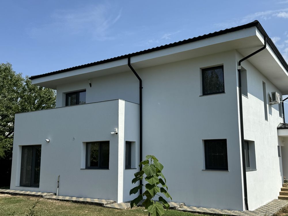 Vand Vila  Valea Lupului.1100mp