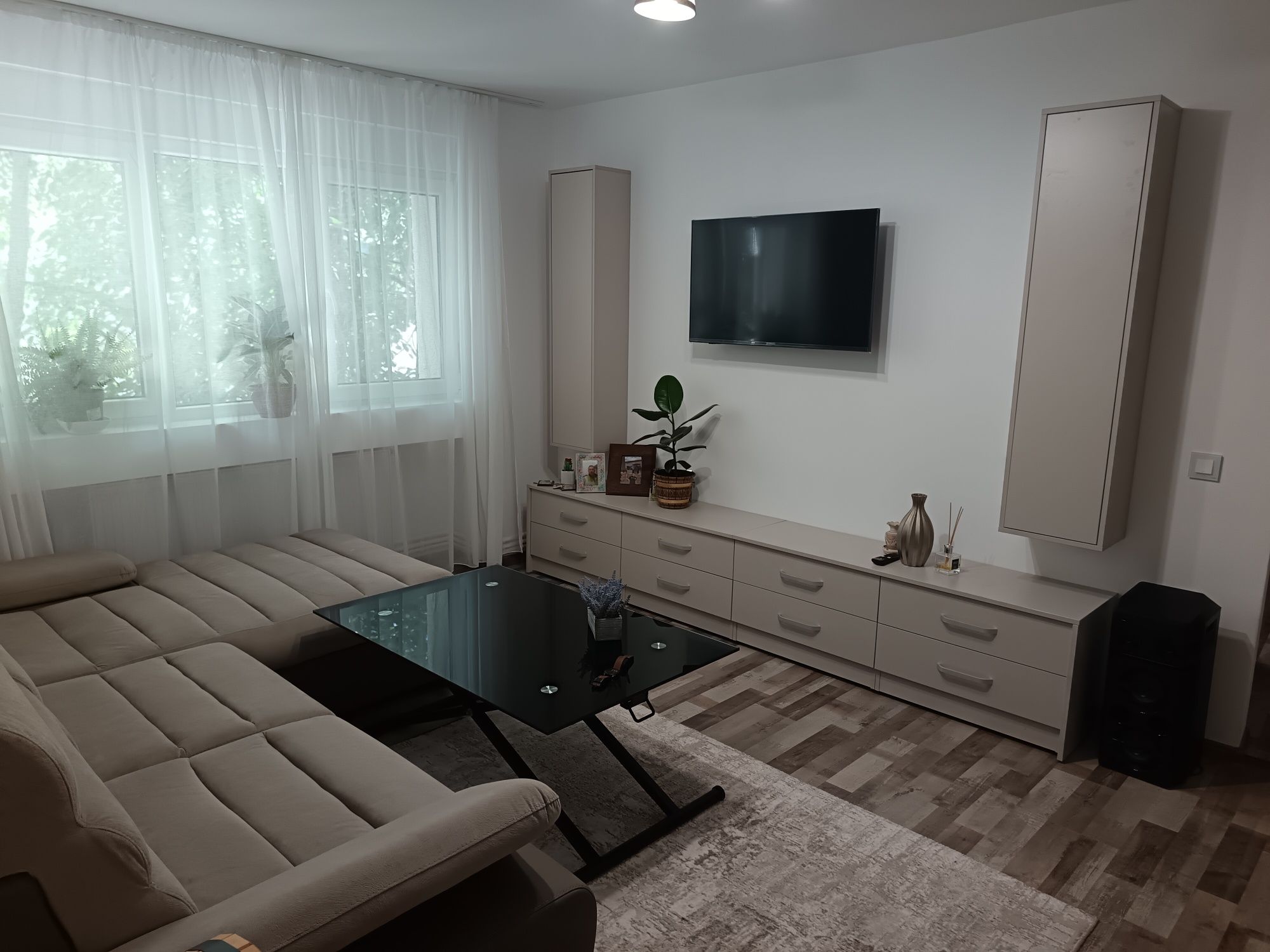 BRASADAS vinde ap 2 cam etaj 3/4 Micro 16 LIDL.
