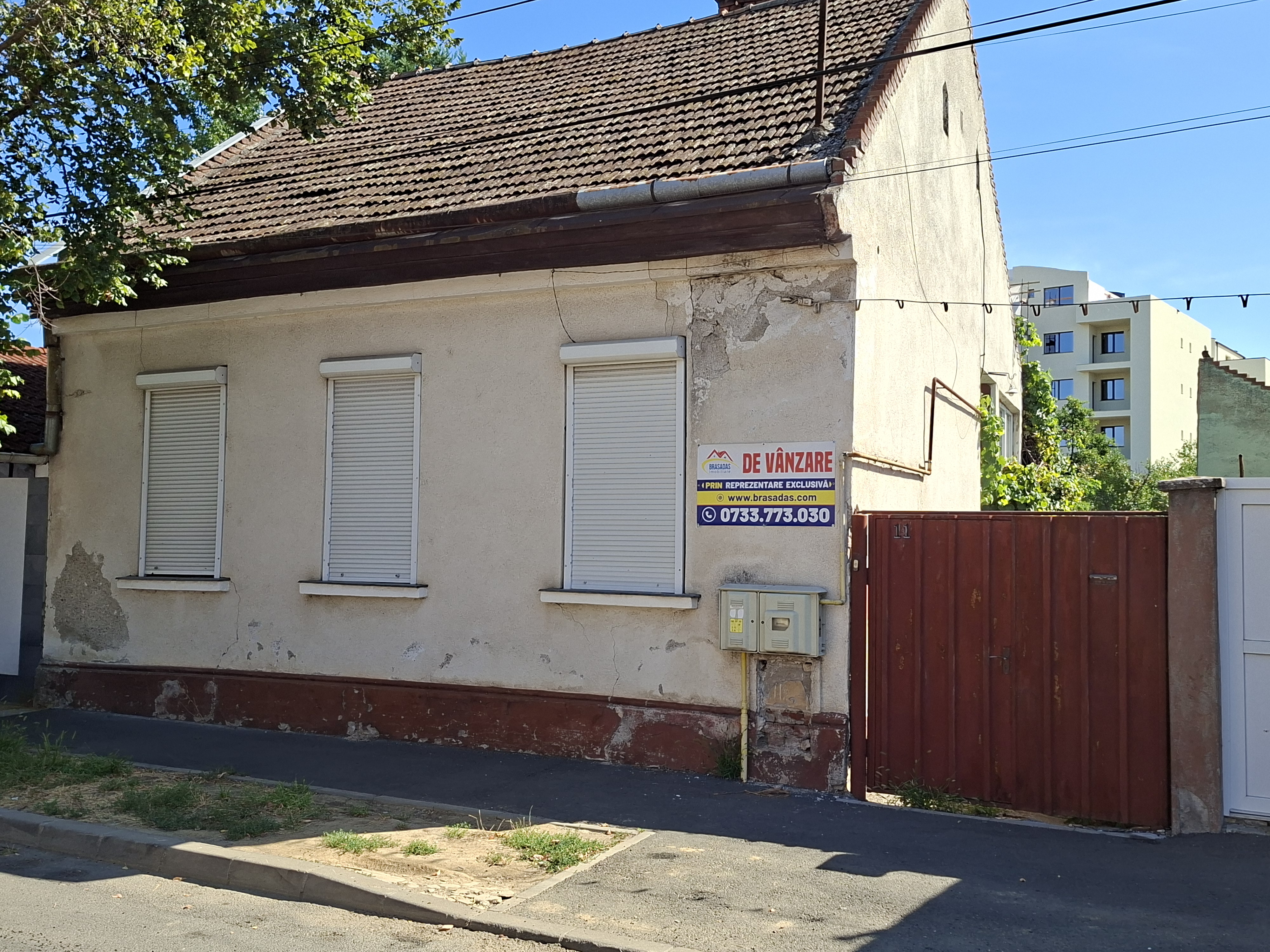 BRASADAS vinde casa cu 3 camere