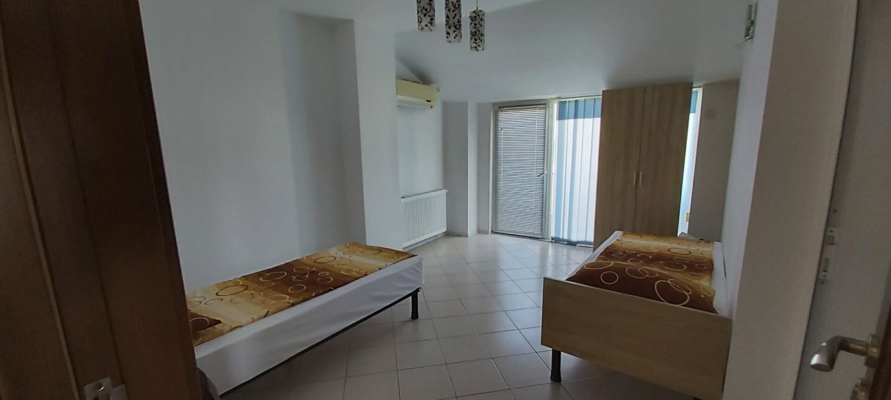 Cladire De Inchiriat - 33 Locuri - Piata Ovidiu - Ideal Echipa Muncitori