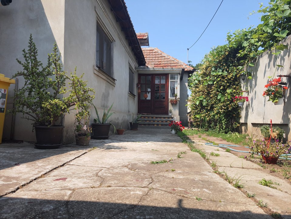 Casă spațioasă și luminoasă  Km 5 – Str. Pandurului | 3 camere  teren 235 MP