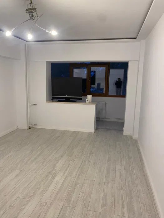 Apartament 2 Camere Transformat in 3 - Zona Boema - Etaj 1 - Centrala Pe Gaze