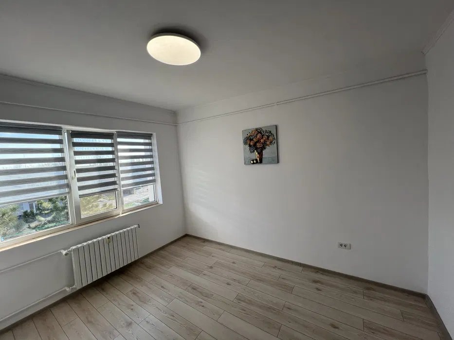 Garsoniera Imbunatatita - CET - Bucatarie Mobilata Si Utilata