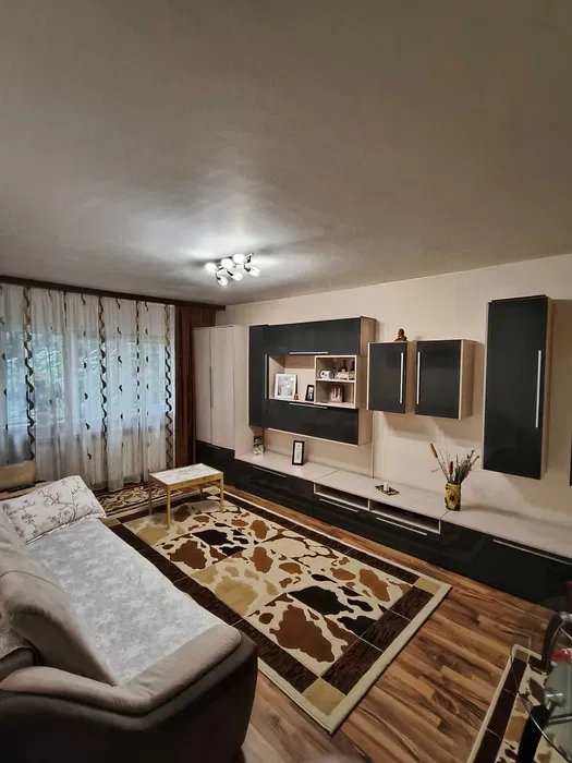 Apartament 3 Camere - Km 5 - Etaj 1 - Mobilat - Centrala Gaze